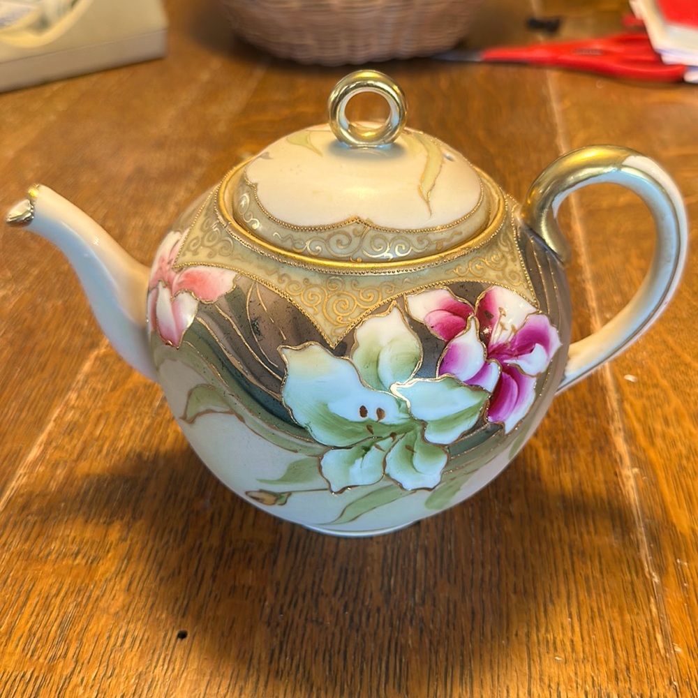Vintage Handpainted Nippon Teapot - STUNNING